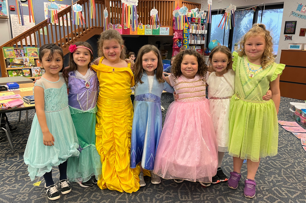 Picture of students dressed as princesses Picture of students dressed as princesses