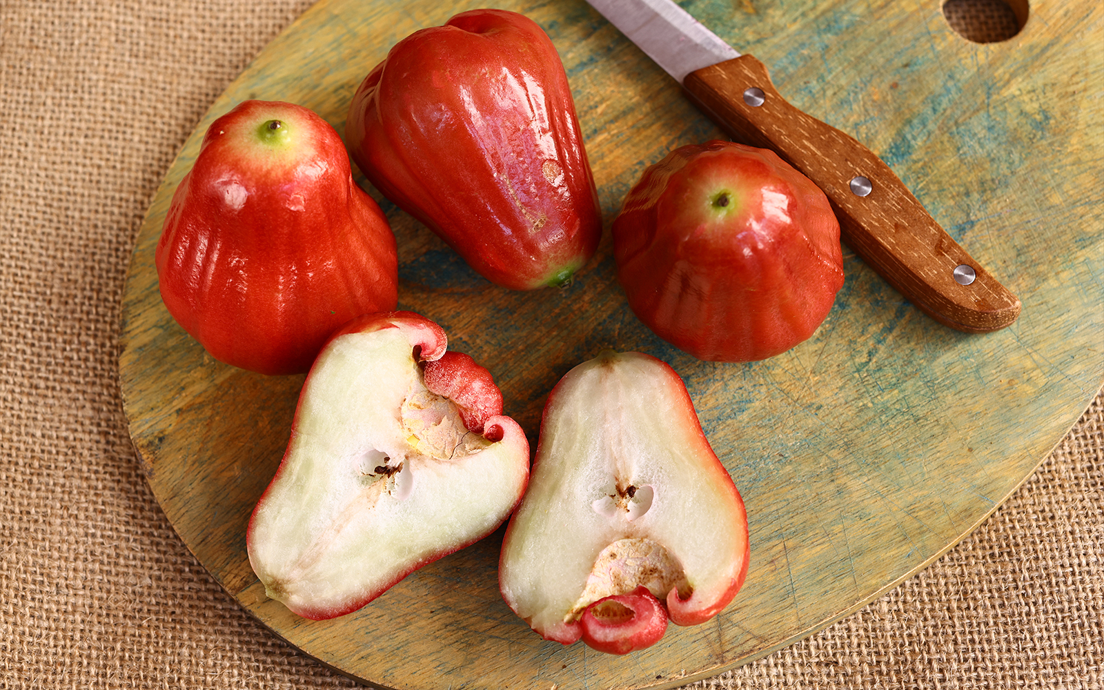 A Fragrant Fruit with Refreshing Health Benefits