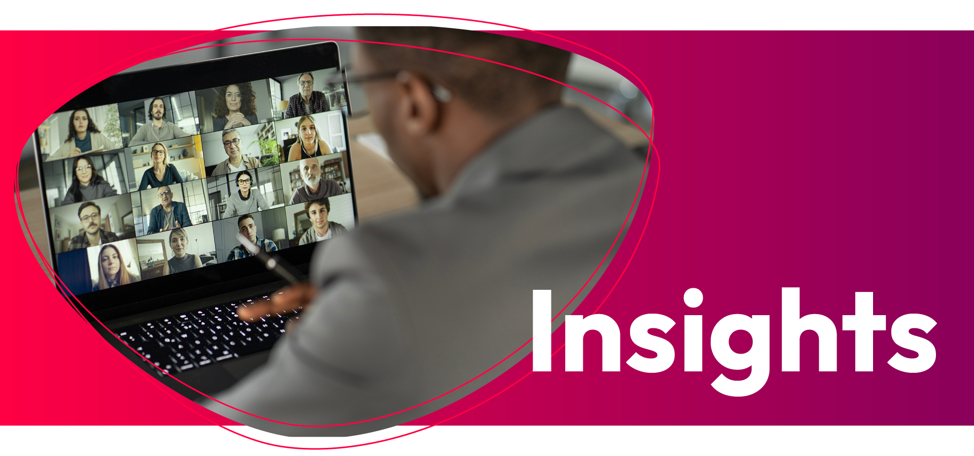 Große Satelliten-Schüssel bei Nacht. Viele Sterne am Himmel. Das Wort „Insights“ steht im Bild.