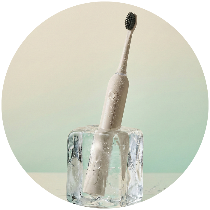 Twój uśmiech to nasz największy sukces! Od lat tworzymy najwyższej jakości produkty do higieny jamy ustnej. Poznaj bogatą ofertę polskiej marki oral care SEYSSO!