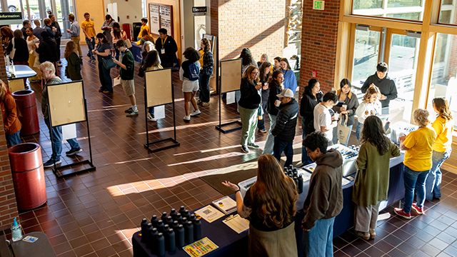 Large lines of people in the Reid Campus Center lobby