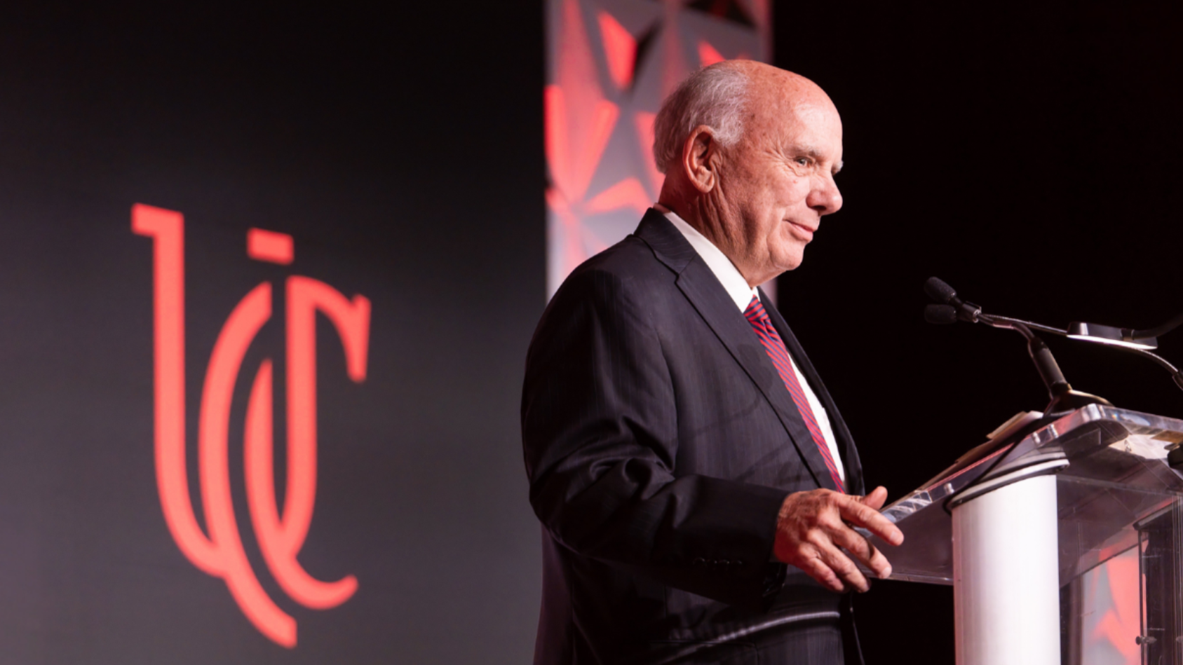 Thomas D. Cassady receiving the Robert E. Dobbs Distinguished Service Award at the 2026 Alumni Celebration