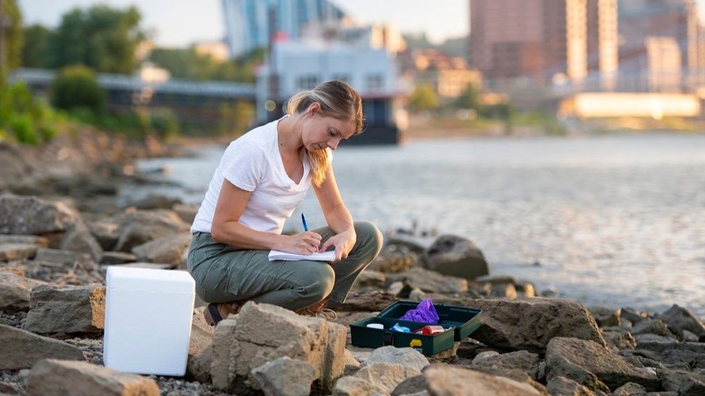 Environmental Health water sampling on the Ohio River